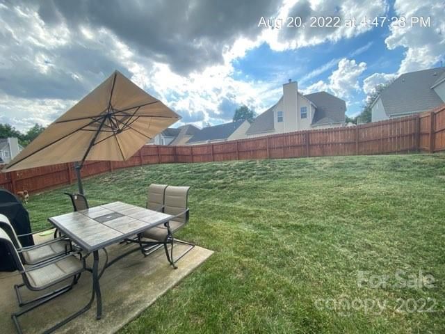 8421 Oak Dr, Charlotte, NC 28269