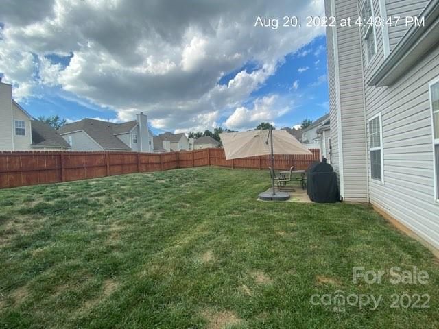 8421 Oak Dr, Charlotte, NC 28269