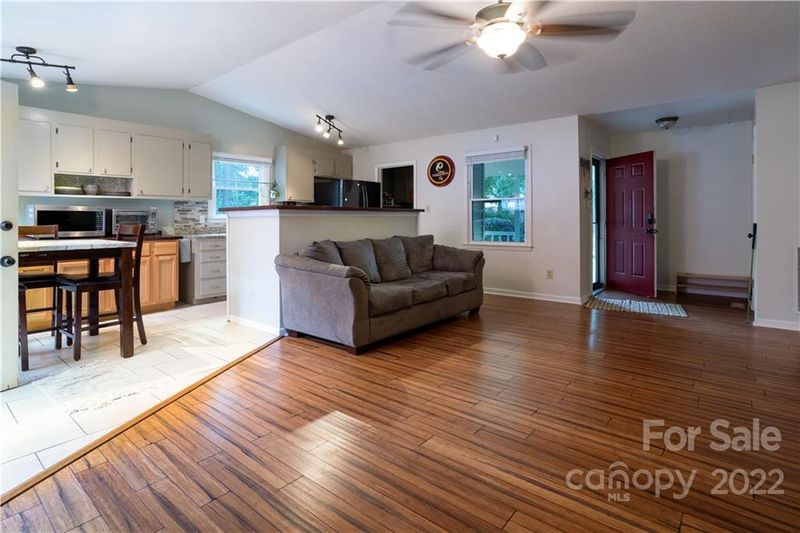 6706 Heatherwood Ln, Charlotte, NC 28227