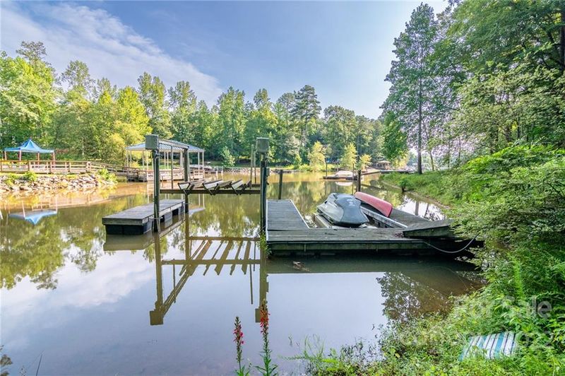 8040 Summit Ridge Dr, Catawba, NC 28609