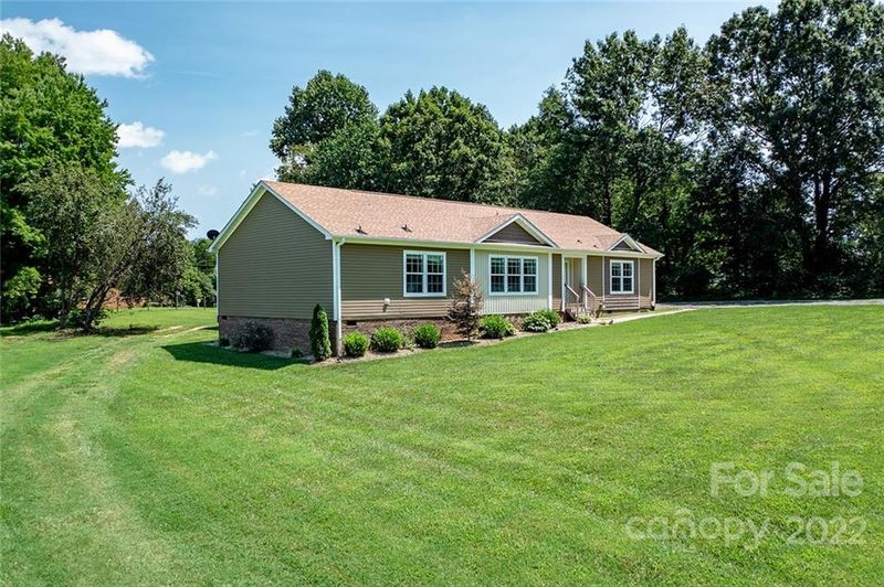 1610 17th St NE, Hickory, NC 28601