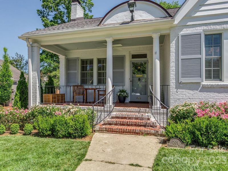 209 Middleton Dr, Charlotte, NC 28207
