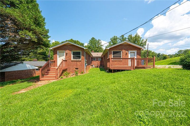 1057 12th Ave NW, Hickory, NC 28601