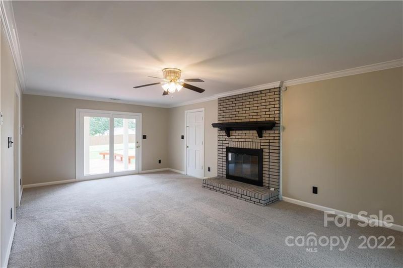 2221 Wynbourne Dr, Gastonia, NC 28056