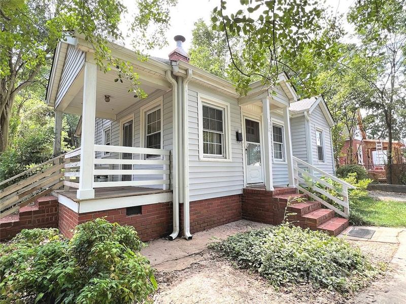 1322 Shamrock Dr, Charlotte, NC 28205