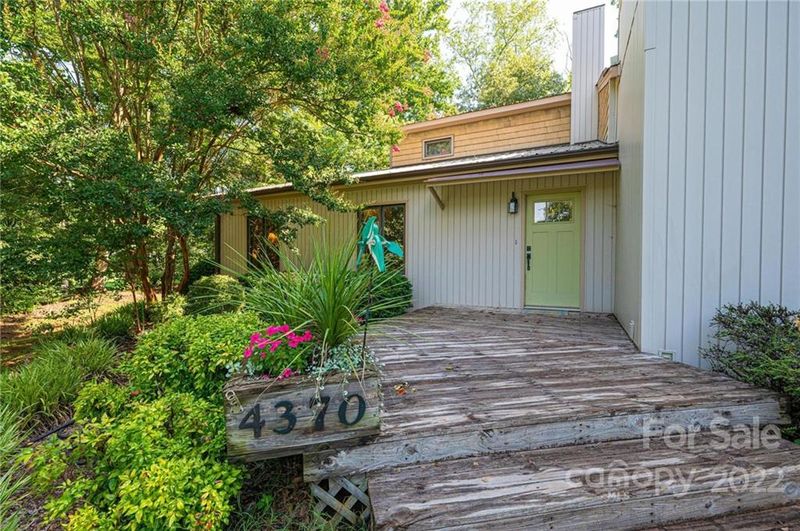 4370 Vine Arbor Dr, Hickory, NC 28602