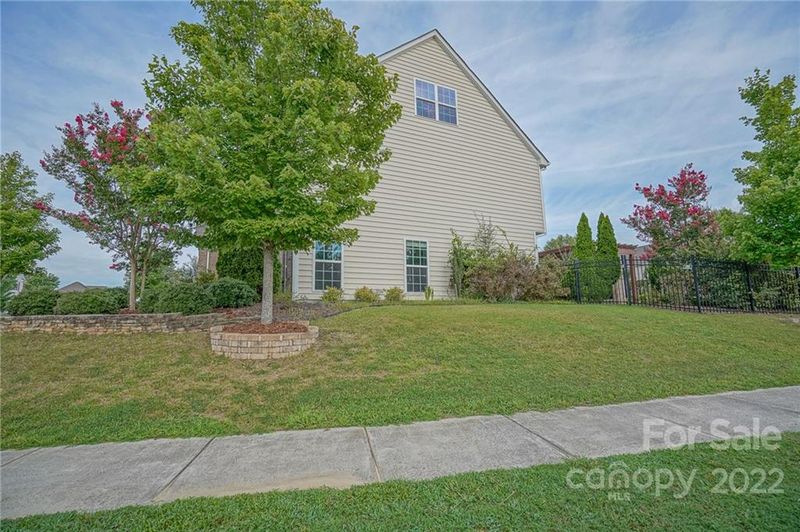 9162 Perseverance Dr, Harrisburg, NC 28075