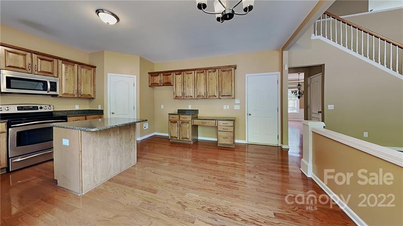 2716 Keziah Rd, Matthews, NC 28105