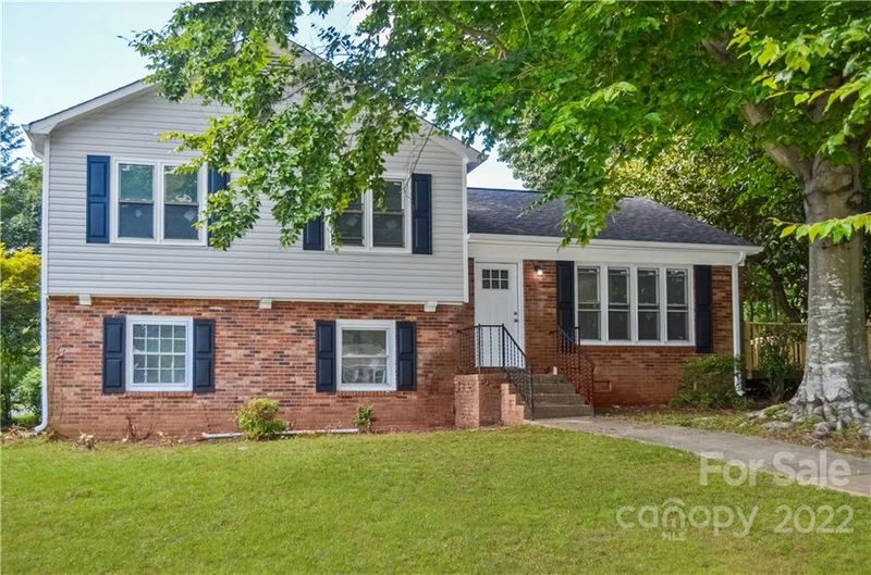 3301 Dalecrest Dr, Charlotte, NC 28269