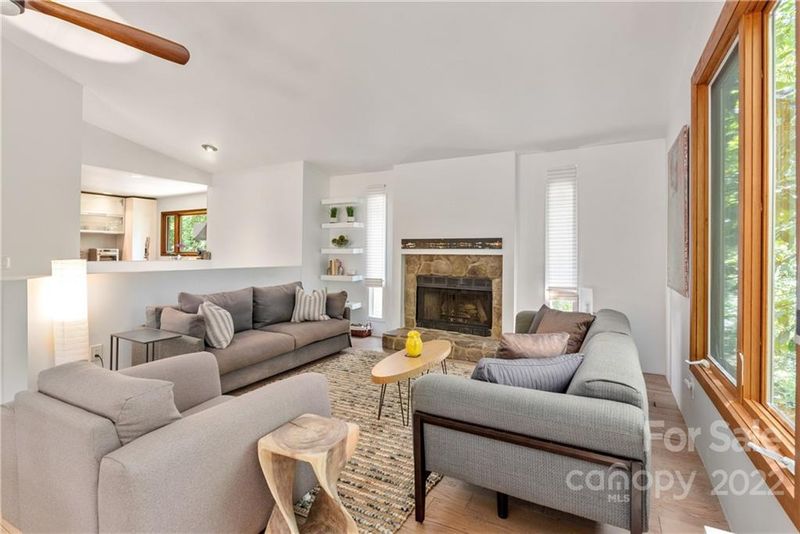 8234 Rittenhouse Cir, Charlotte, NC 28270