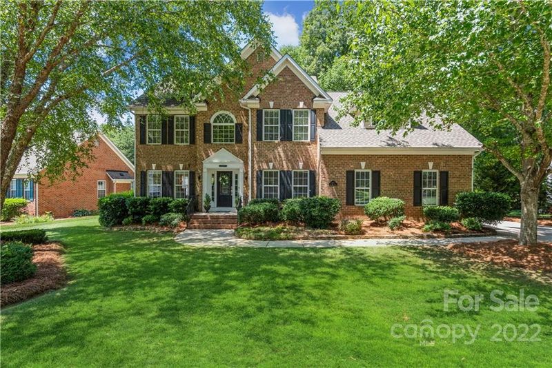 885 Clonmel Dr, Matthews, NC 28104