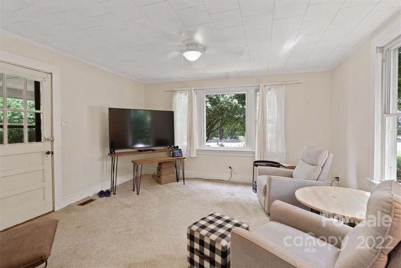 1701 5th St NE, Hickory, NC 28601