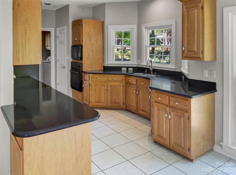 9700 Laurel Crest Ct, Charlotte, NC 28269