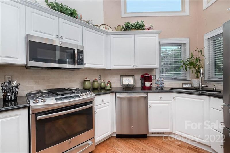 13934 Queens Harbor Rd, Charlotte, NC 28278