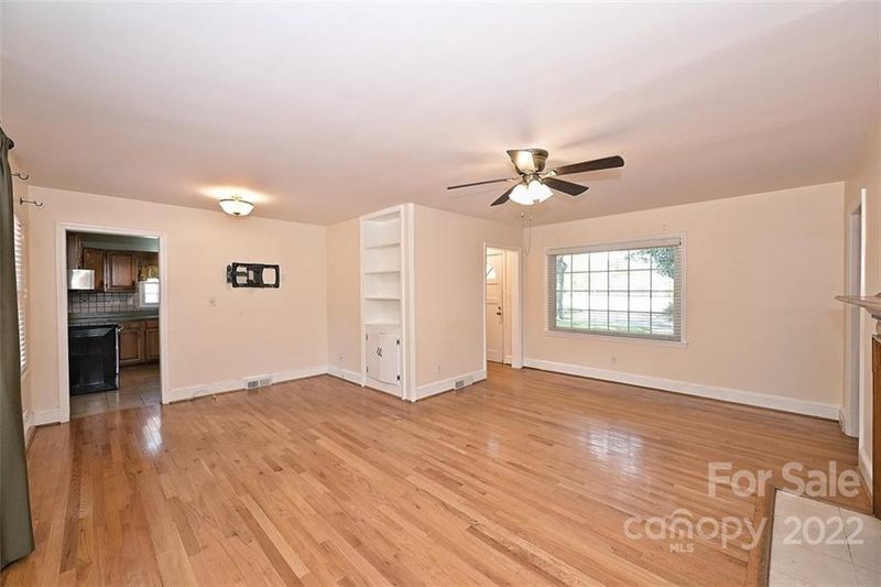 1046 Guilford Rd, Charlotte, NC 28209