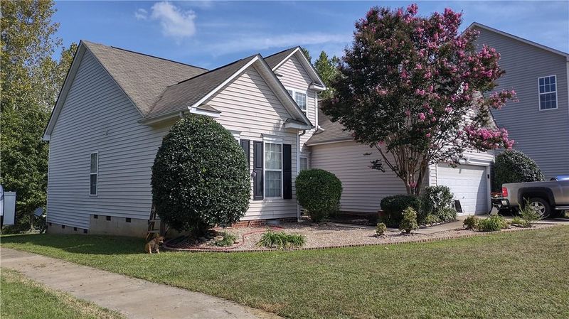 11819 Guildhall Ln, Charlotte, NC 28213