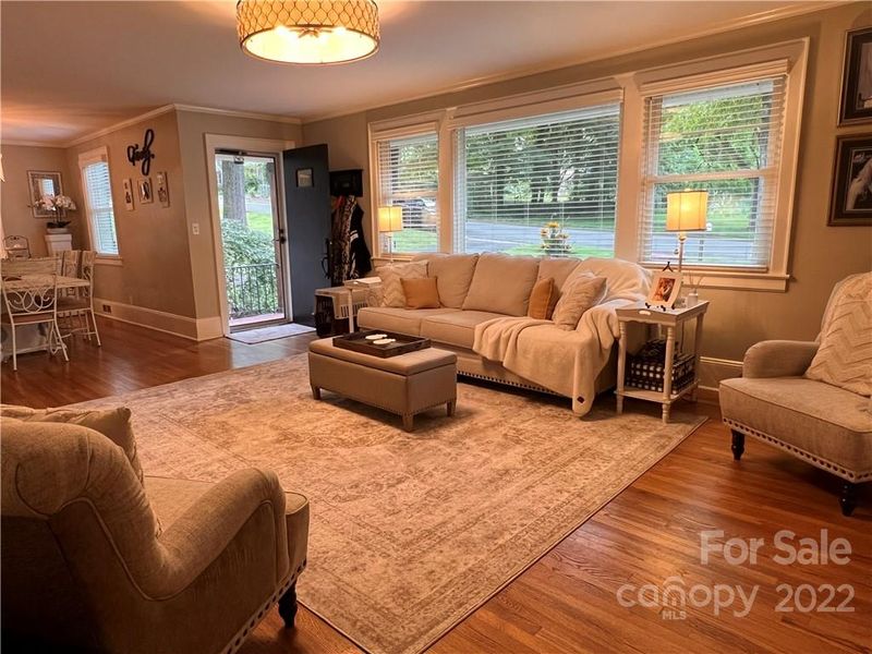 612 9th St, Newton, NC 28658