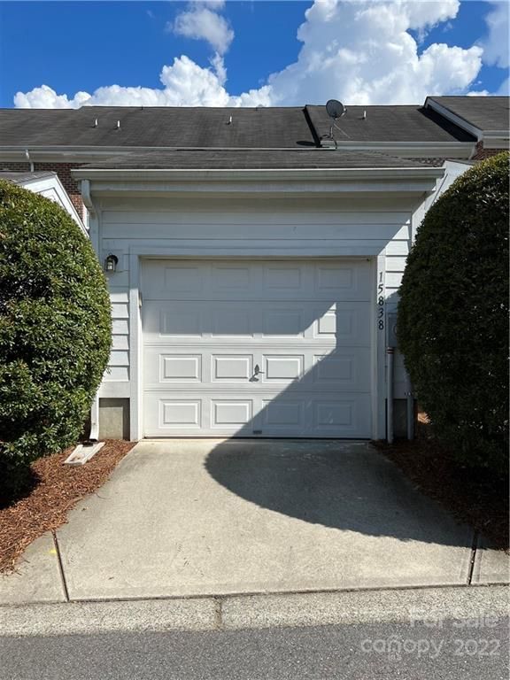 15838 Sharon Dale Dr, Davidson, NC 28036