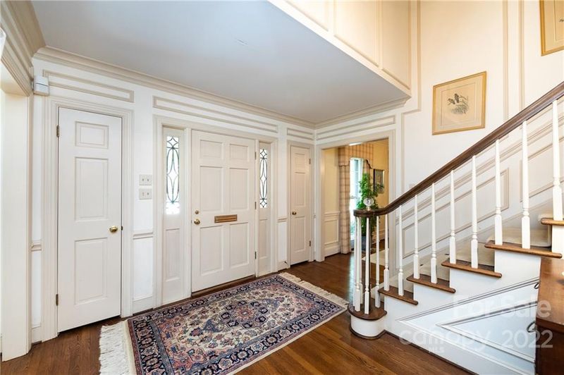 2334 Thetford Ct, Charlotte, NC 28211