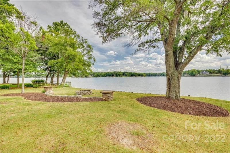 4675 Dove Point, York, SC 29745