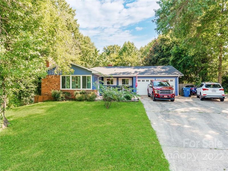 2040 10th Street Blvd, Hickory, NC 28601