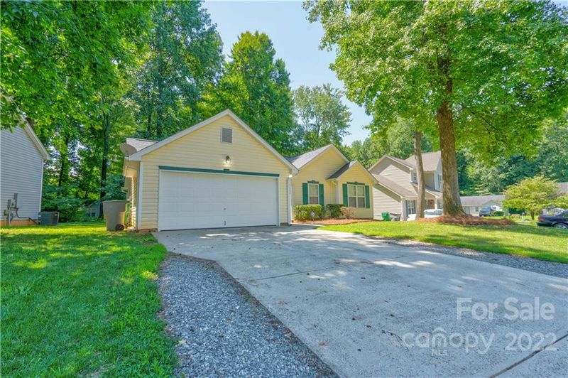 6639 Autumn Gate Ln, Charlotte, NC 28216