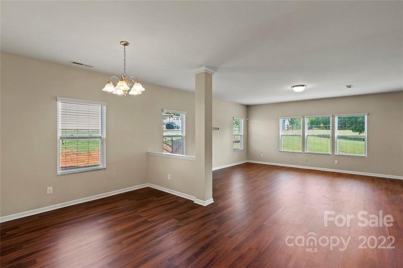 327 Royal Windsor Dr, Midland, NC 28107