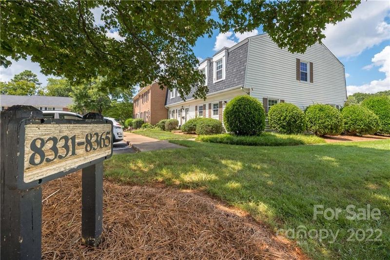 8365 Knights Bridge Rd, Charlotte, NC 28210