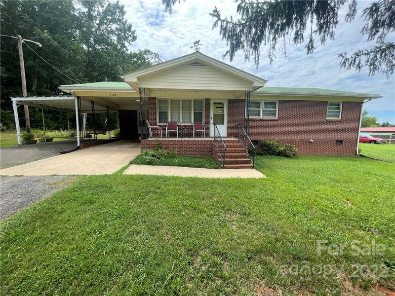 123 Rayfield Dr, Bessemer City, NC 28016