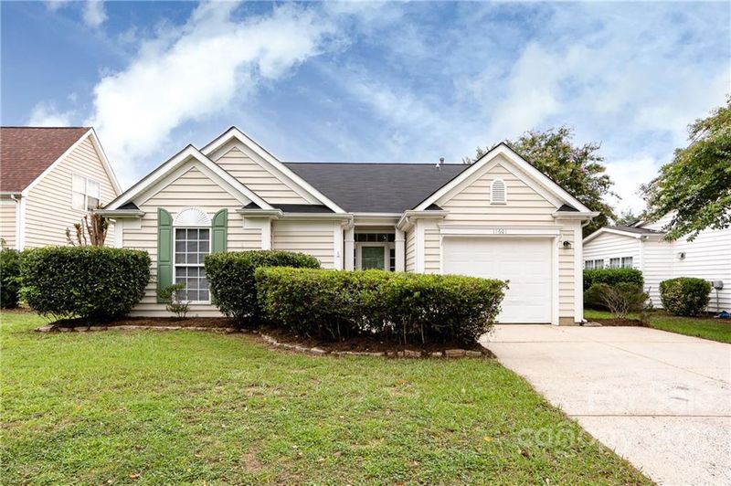 11601 Larix Dr, Charlotte, NC 28273