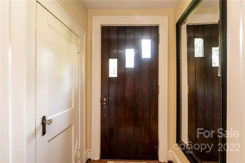 367 8th St NW, Hickory, NC 28601