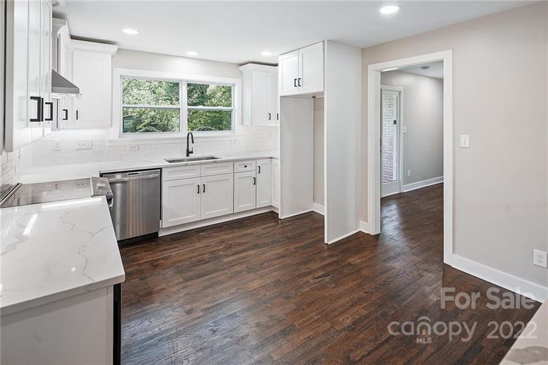 5919 Charing Pl, Charlotte, NC 28211