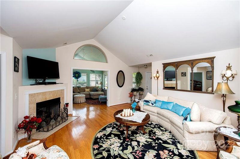 804 Ledgestone Ct, Tega Cay, SC 29708