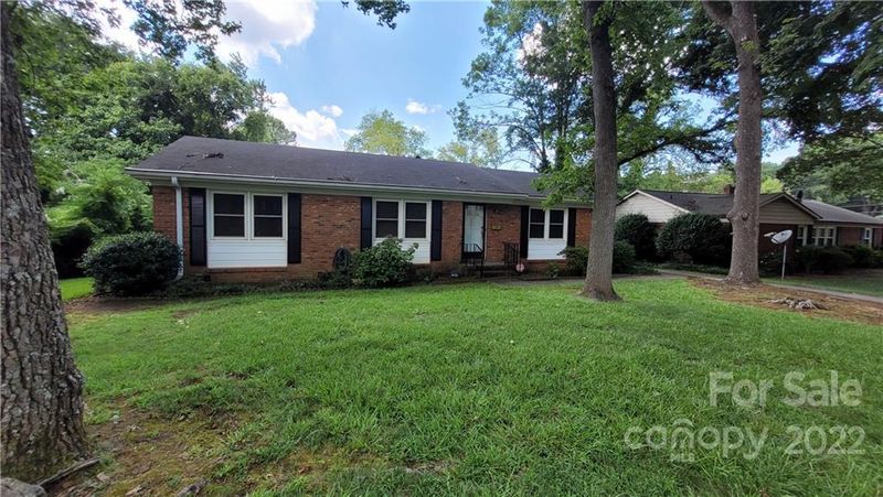 4522 Halstead Dr, Charlotte, NC 28209