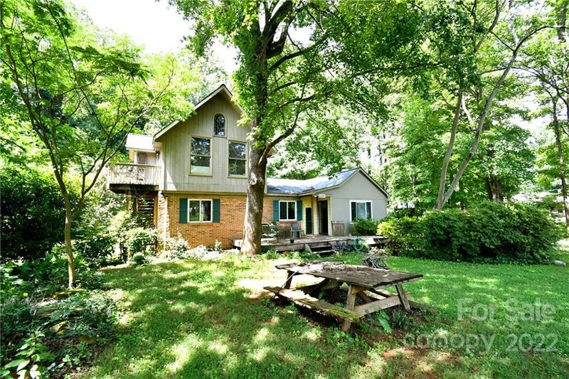 6241 Edmore Blvd, Charlotte, NC 28216