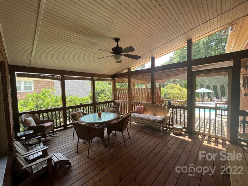 728 Stanhope Ln, Matthews, NC 28105
