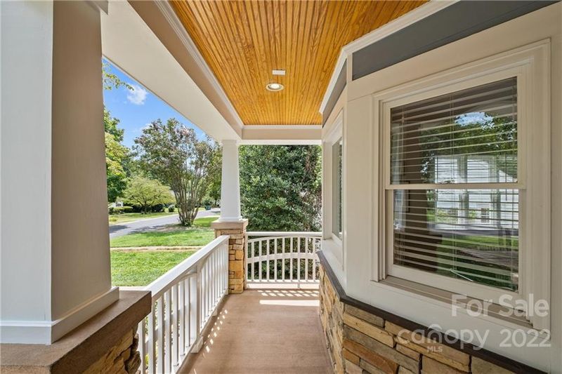 1429 Ivey Dr, Charlotte, NC 28205