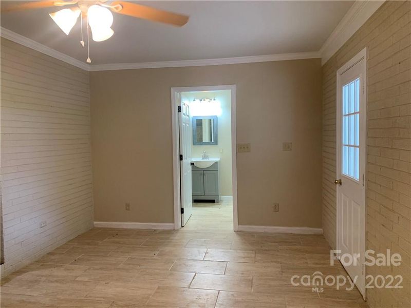 333 S 8th Ave, Maiden, NC 28650