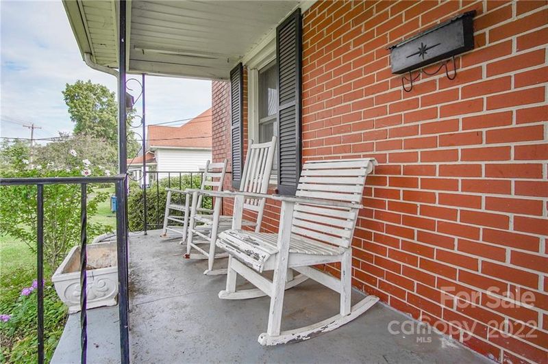 609 N Main Ave, Maiden, NC 28650