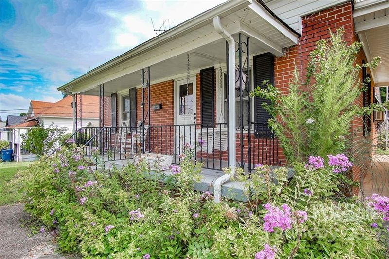609 N Main Ave, Maiden, NC 28650