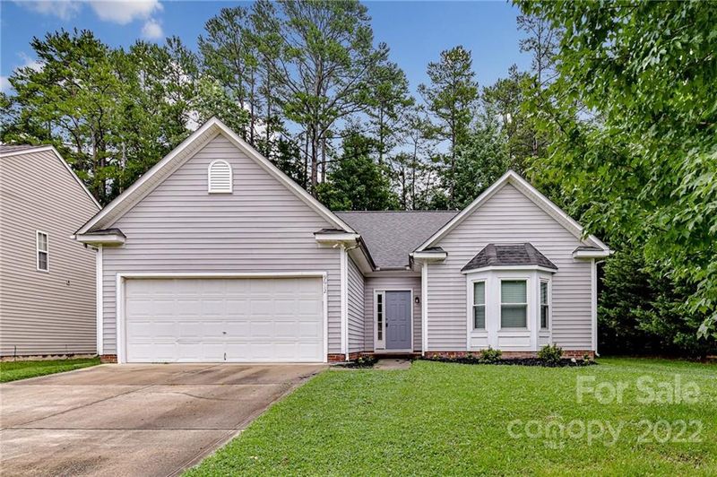 9612 Brookmere Ln, Charlotte, NC 28214