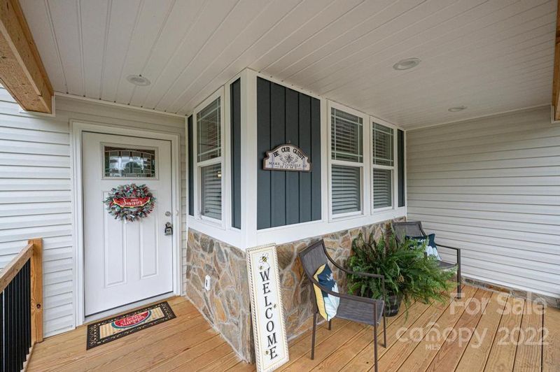 1560 Farmington Hills Dr, Conover, NC 28613