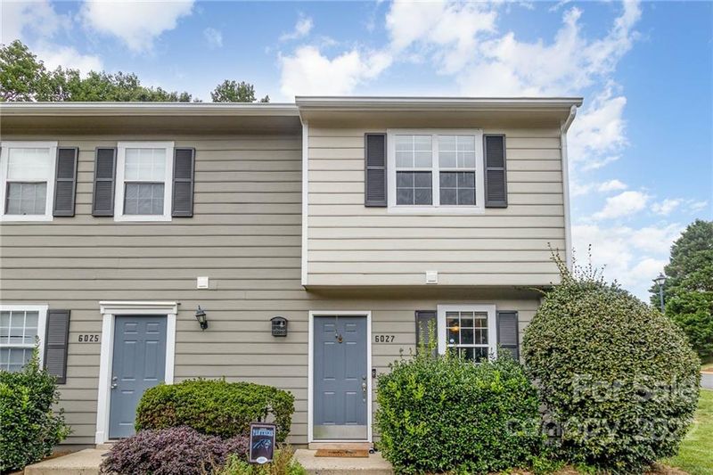 6027 Heath Valley Rd, Charlotte, NC 28210