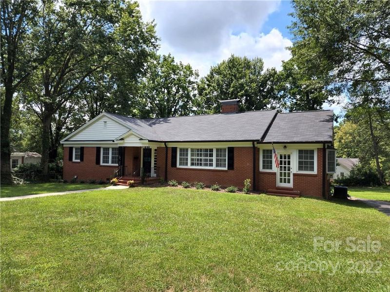 521 10th St, Hickory, NC 28601