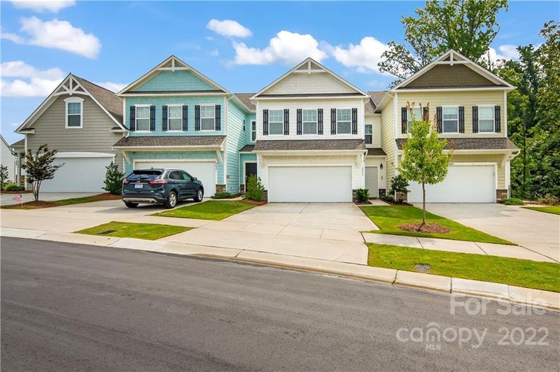 8641 River Ridge Dr, Charlotte, NC 28213