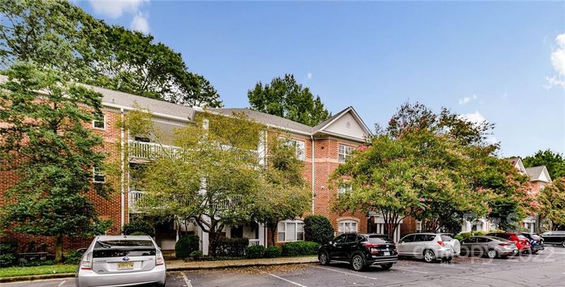 5601 Fairview Rd #12, Charlotte, NC 28209