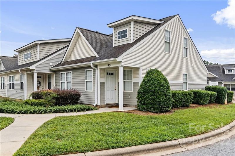 951 Barracuda Ave, Statesville, NC 28677