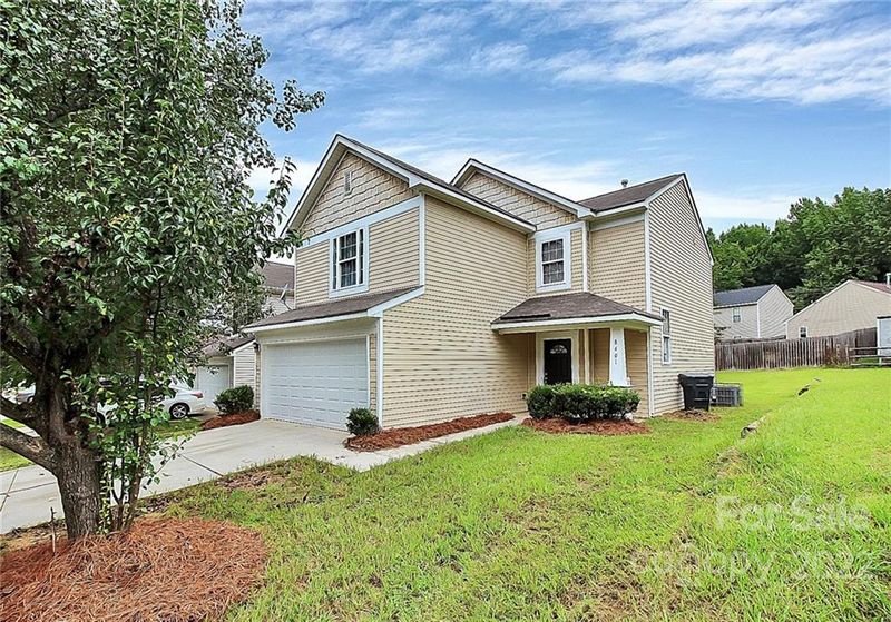 8401 Wallace Glen Dr, Charlotte, NC 28212