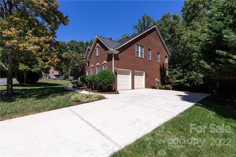 11219 Stonebriar Dr, Charlotte, NC 28277