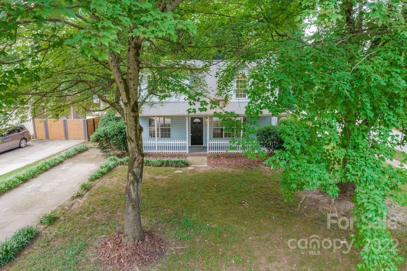 7000 Misty Morn Dr, Charlotte, NC 28215